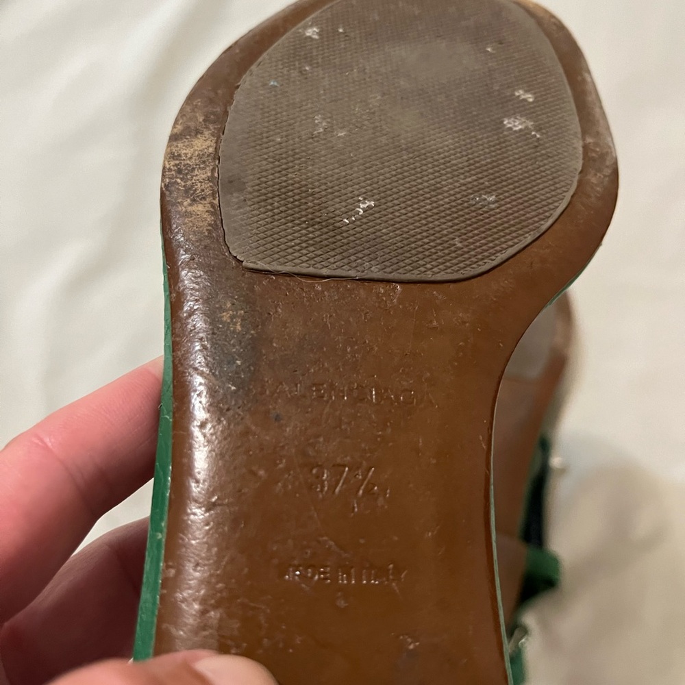 Balenciaga green leather studded sandals - Picture 5 of 5
